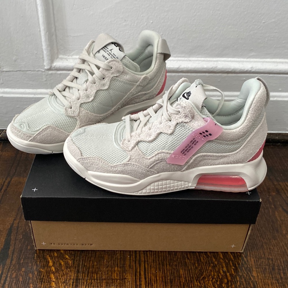 Womens Jordan MA2